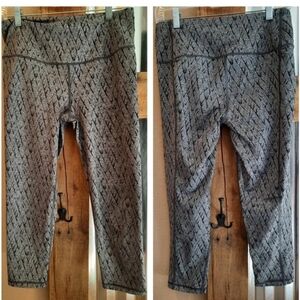 Victorias Secret cropped leggings S Grey geometric